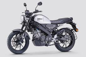 Yamaha XSR 155 Launched in India: Retro Roadster with Café Racer & Scrambler Kits
