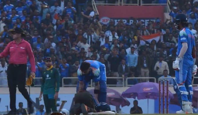 Virat Kohli Breaks Sachin Tendulkar's Epic Record: 52nd ODI Ton Makes Him Single-Format Centuries King