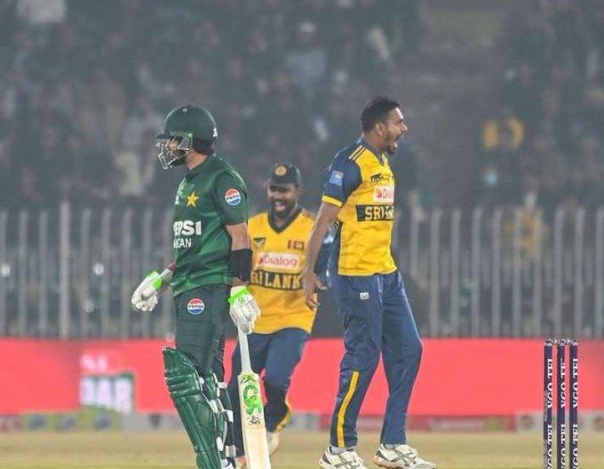 Sri Lanka Beat Pakistan by 6 Runs – Chameera’s 4/20 Seals Dramatic Win!